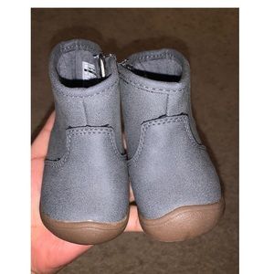 CARTERS Baby girl boots sz 2